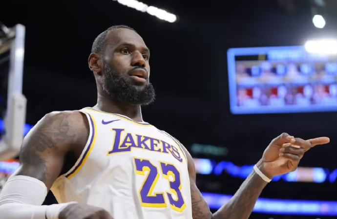 浓眉哥与塔, 美金, 美国Hoo