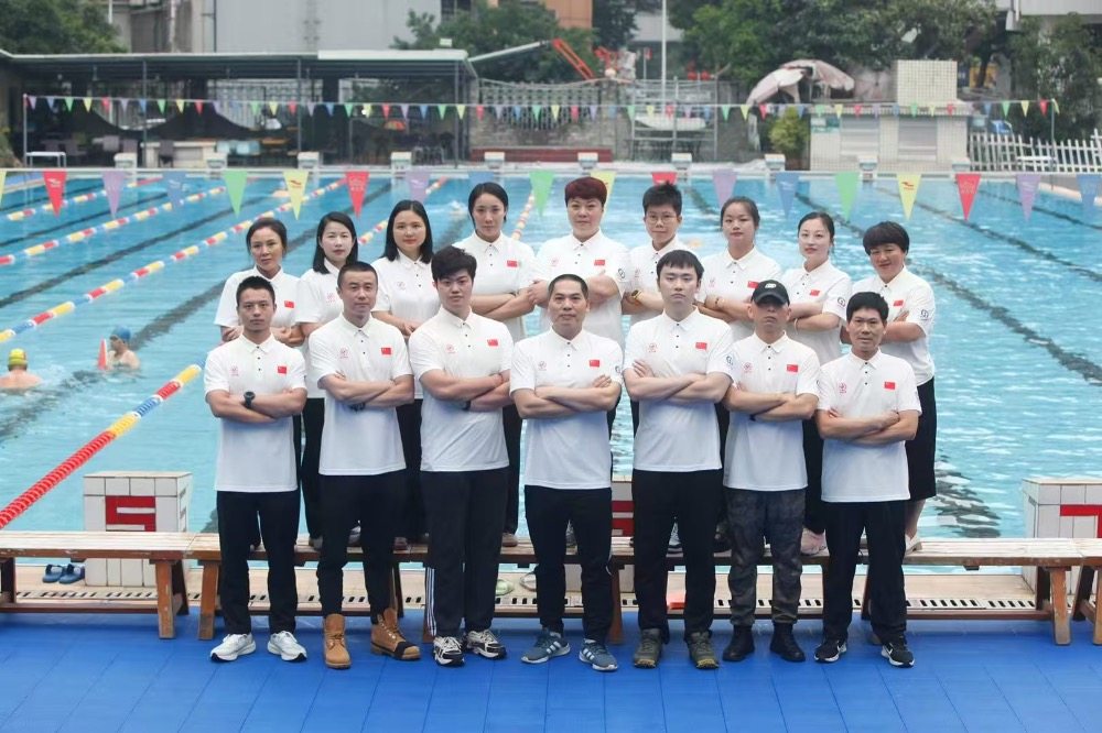 正如一名家, 朱毅, 建起体能训